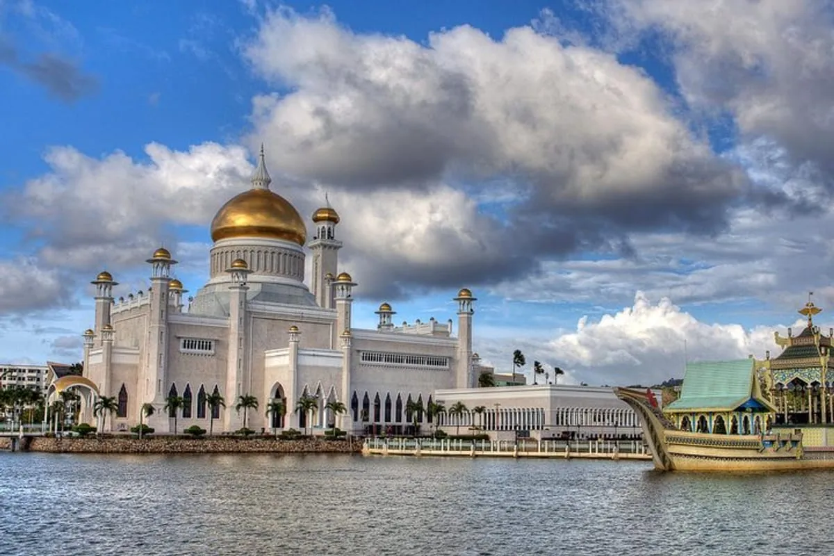 bangunan-termahal-di-dunia-10-istana-nurul-iman-kemegahan-di